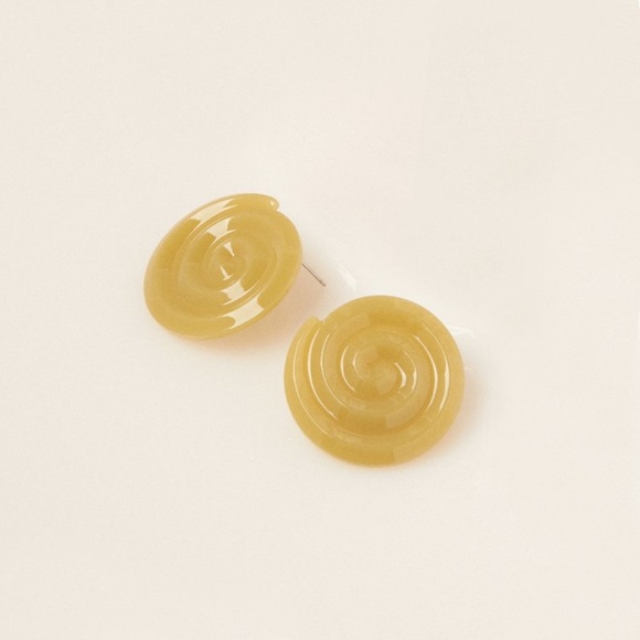 NWT Cities in Dust Avocado Green Acetate Spiral Earrings - Picture 3 of 5